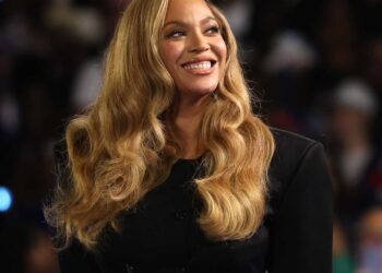 Beyoncé deixa os fãs em frenesi com o lançamento surpresa de 4 de julho, 'Morning Dew (Donk)'