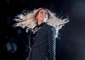 Beyoncé deixa os fãs em frenesi depois de lançar uma nova música do nada