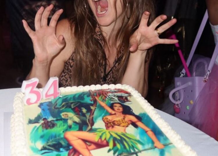 Billie Lourd comemora seu 34º aniversário com a festa temática de Katy Perry ‘Roar’ repleta de estrelas