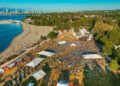 Billy Bragg diz que eventos como o Vancouver Folk Music Festival constroem unidade global