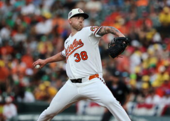 Bradish arremessa 6 2/3 entradas, Orioles acertou 4 home runs para vencer o Royals por 6-1