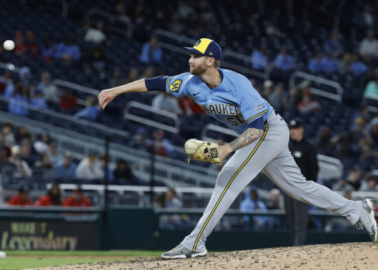 Cervejeiros trocam Easton McGee para Royals