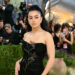 Charli xcx usou plugin de IA para design de som experimental no novo álbum Music, Fashion, Film