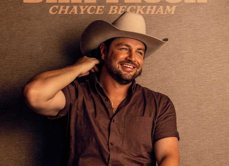 Chayce Beckham lança nova música “Dirt Floor”