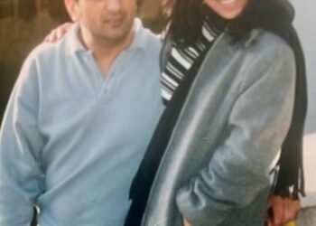 Chef de TV famoso revela que marido de 38 anos foi morto em assalto: 'Lugar errado na hora errada'
