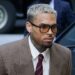 Chris Brown se declara culpado por briga em boate de Londres