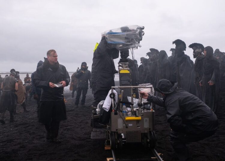 Christopher Nolan deveria fazer um próximo filme de terror