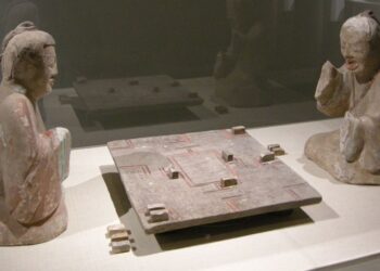 Cientistas chineses desenterram um primo de xadrez de 2.000 anos jogado pela realeza e plebeus