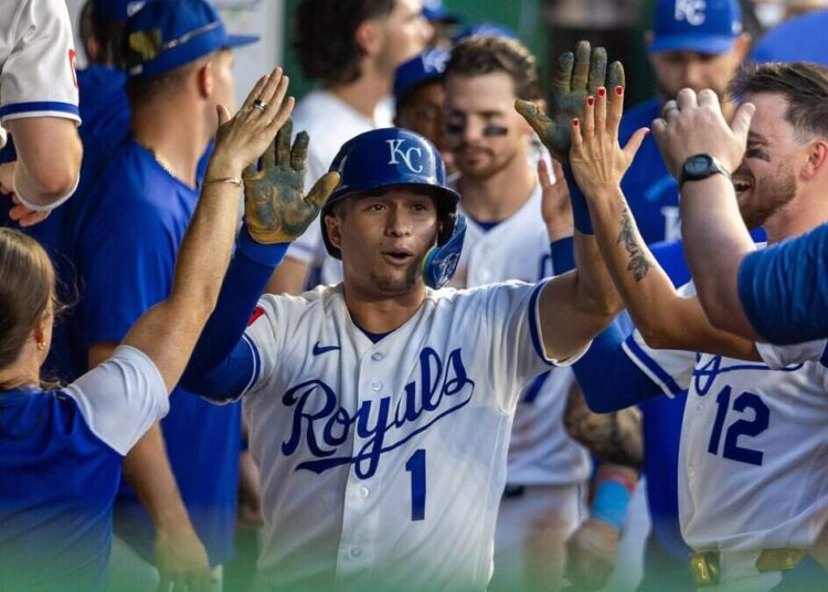 Collins desperta Royals em meio à varredura do Rays em Kansas City