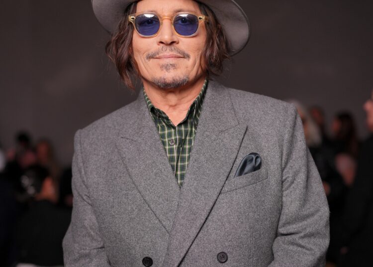 Comic Con 2026: Johnny Depp está irreconhecível como Ebenezer Scrooge
