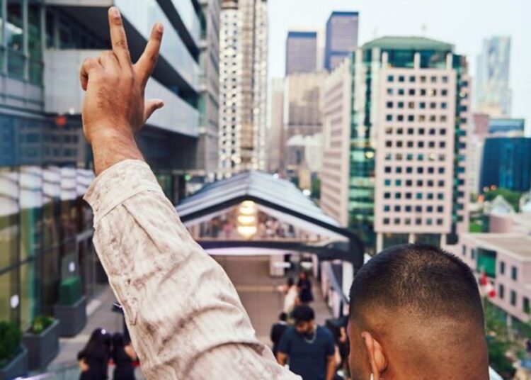 Como uma simples festa em Toronto se transformou em um enorme festival de música ao ar livre
