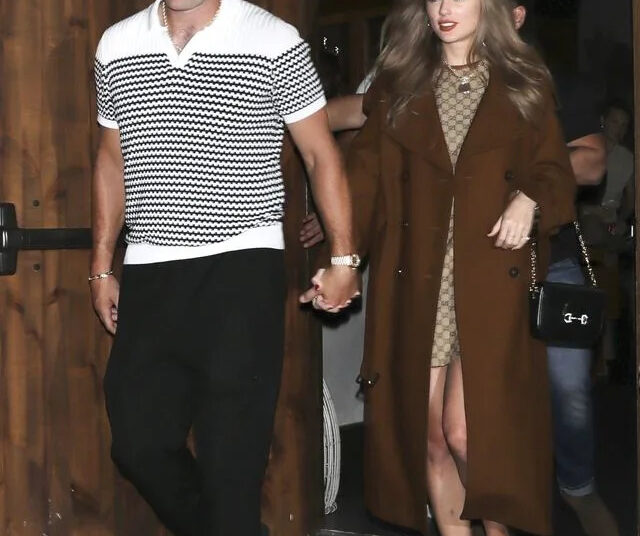 Convidada do casamento de Taylor Swift critica 'narrativa falsa' e rumores 'inapropriados' sobre o evento