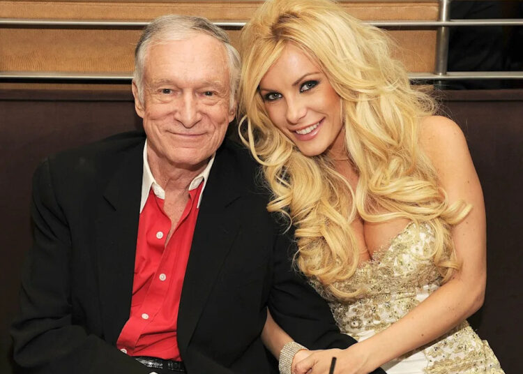 Crystal Harris diz que se arrepende de ter se casado com Hugh Hefner e esqueceu seu próprio 'valor' para 'encaixar' na vida dele