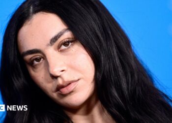 Decodificando o novo álbum de Charli XCX, Música, Moda, Filme