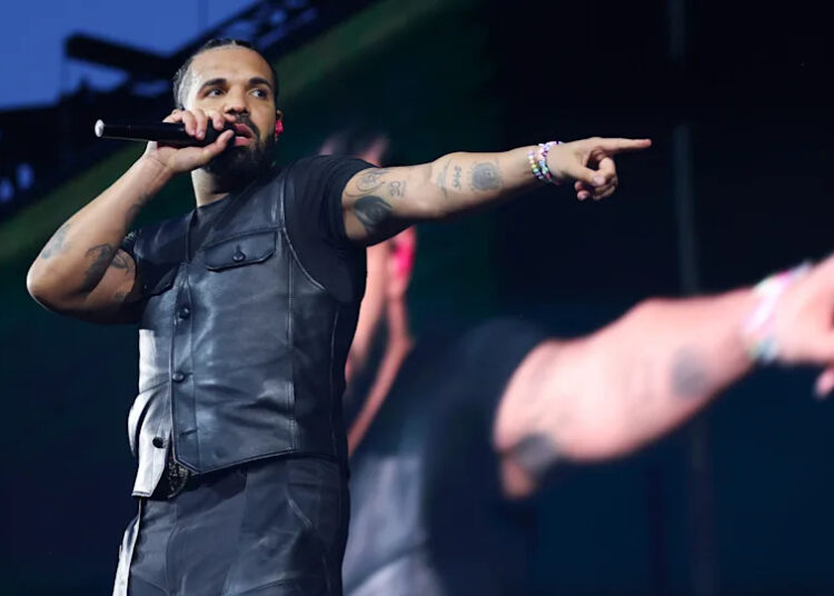 Drake espalha rumores de romance depois de ligar para BenDaDonnn com uma mulher ao seu lado