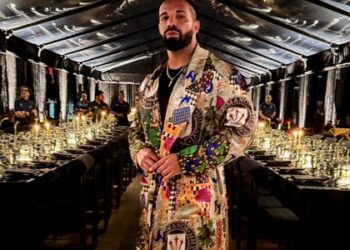 Drake vivendo bem, aproveitando o verão de sua vida
