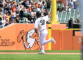 Duas reviravoltas tardias apagam a liderança do Tigers em uma derrota frustrante para o Royals