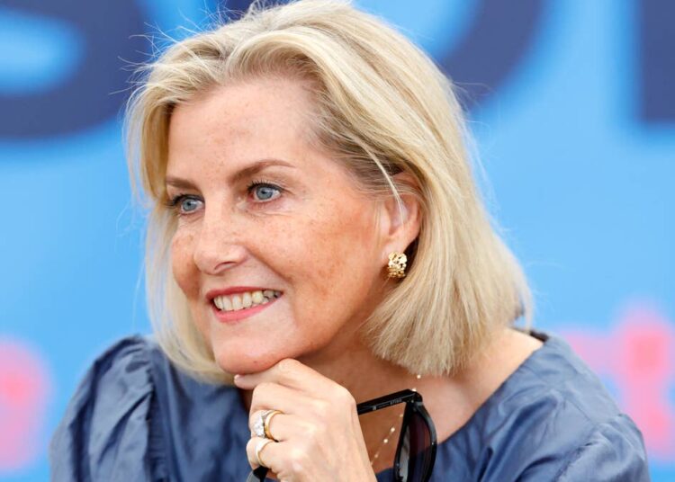 Duquesa Sophie faz camafeu surpresa no drama da rádio BBC