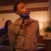 Durand Bernarr homenageia Ella Fitzgerald e Alanis Morissette em novas apresentações impressionantes