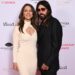 Elizabeth Hurley detalha o relacionamento de Billy Ray Cyrus, de longa distância
