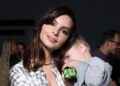 Emily Ratajkowski consegue sete dígitos por livro sobre sexo como mãe solteira