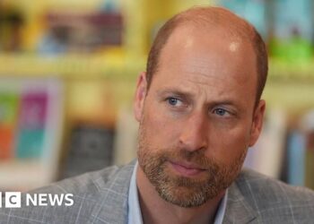 'Eviscerado' Príncipe William lidera homenagens à seleção inglesa após derrota