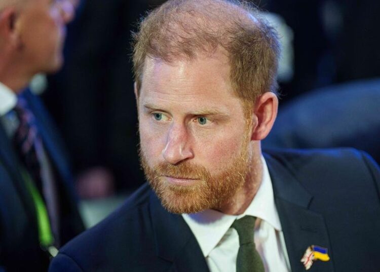 Família Real: Príncipe Harry chama a demissão do processo de privacidade de uma 'cal'