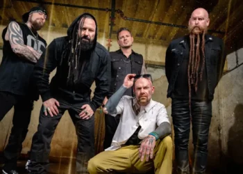 Five Finger Death Punch estreou três de suas novas músicas ao vivo em Camden, NJ