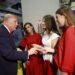 Fotos inéditas de Donald e Melania Trump cumprimentando a família real da Espanha após a vitória na Copa do Mundo