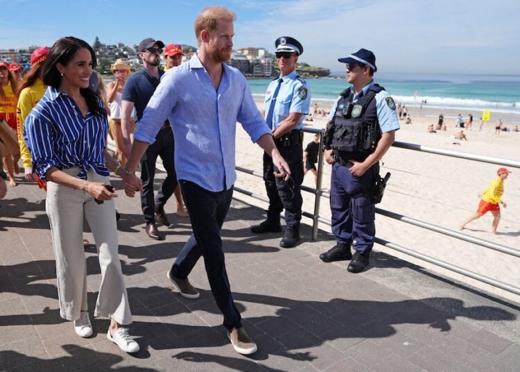 'Frenesi' é esperado enquanto o Príncipe Harry reflete sobre uma viagem em família ao Reino Unido pela primeira vez em anos