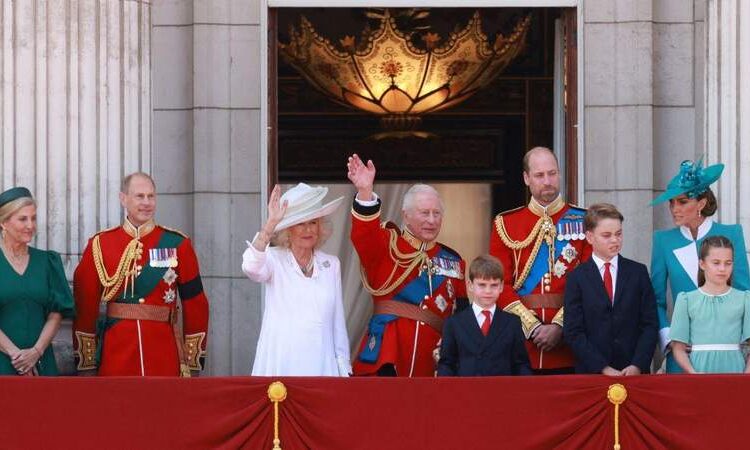 'Furioso' Príncipe William 'se recusa a fazer as pazes' com o distante irmão Príncipe Harry após a reunião do Duque com o Rei Charles: Fonte