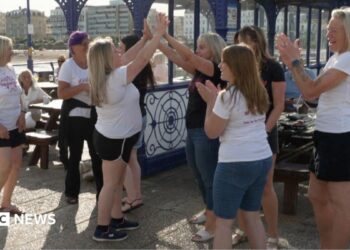 Grupo de shows exclusivo para mulheres de East Sussex cresce para 700 membros