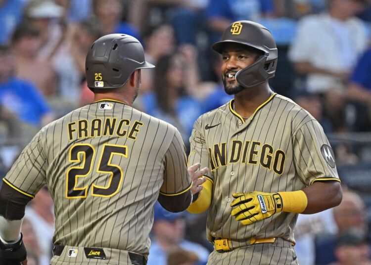 Hart Broken: Padres se recupera tarde, mas não consegue aguentar a derrota de entradas extras para o Royals