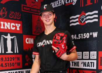 Jack Slightom, signatário da turma de 2026, selecionado pelo Kansas City Royals no Draft da MLB - Atletismo da Universidade de Cincinnati