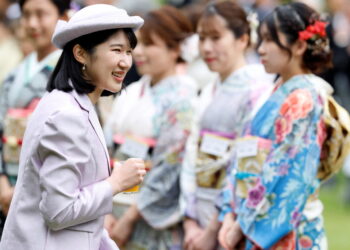 Japão consagra em lei sucessão exclusivamente masculina para sua família imperial cada vez menor