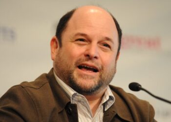 Jason Alexander: A estrela de Seinfeld pede desculpas a Courtney Stodden por ato ‘inadequado’ quando ela era menor