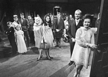 Joe Caldwell, escritor de 'Dark Shadows', morto aos 97