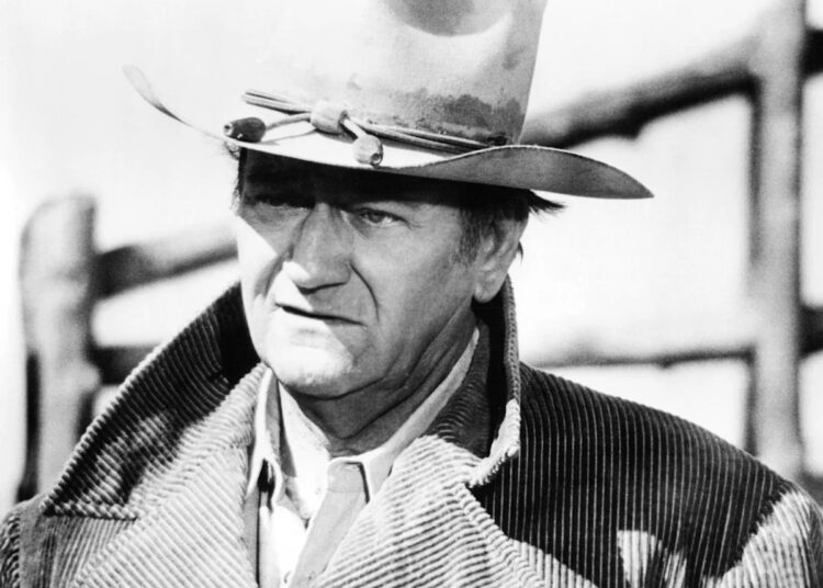 John Wayne certa vez foi chamado de um dos maiores atores de todos os tempos de 'o pior ator da cidade'