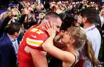 Josh Charles tinha telefone no casamento de Taylor Swift e Travis Kelce