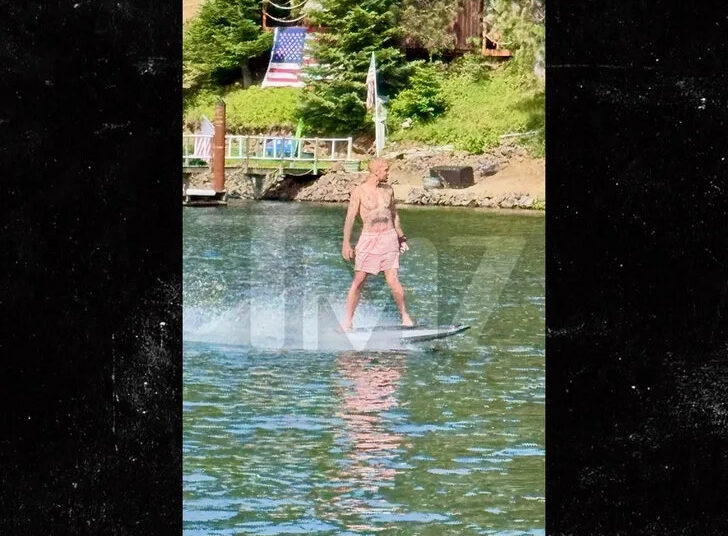 Justin Bieber aproveita o sol enquanto pedala sozinho em Idaho no fim de semana de casamento de Taylor Swift