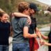 Kate Middleton dá um abraço no príncipe William na linha de chegada de Three Peaks