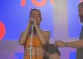 Katy Perry quase teve um defeito no guarda-roupa durante show na Suíça: assista