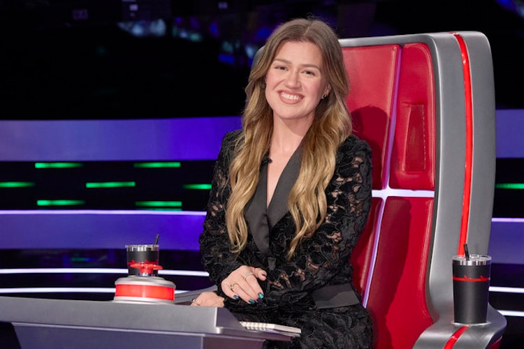 Kelly Clarkson emociona os fãs com anúncio de nova música