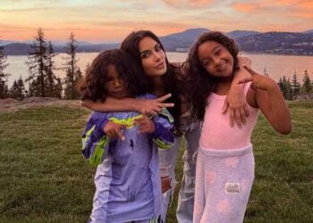 Kim Kardashian dá um raro vislumbre do vínculo de Lewis Hamilton com seus filhos