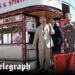 King brinca sobre 'massacrar a língua Manx' em viagem à Ilha de Man