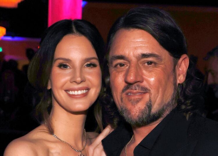 Lana Del Rey compartilha um vídeo do marido Jeremy Dufrene e anuncia um álbum duplo