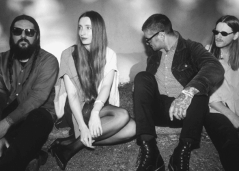 Lavagem a seco adiciona duas novas músicas ao Secret Love (Deluxe Edition)