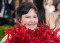 Lena Dunham comparece ao ensaio do casamento de Taylor Swift e Travis Kelce