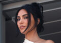 Lewis Hamilton se relaciona com os filhos de Kim Kardashian em viagem familiar ao lago