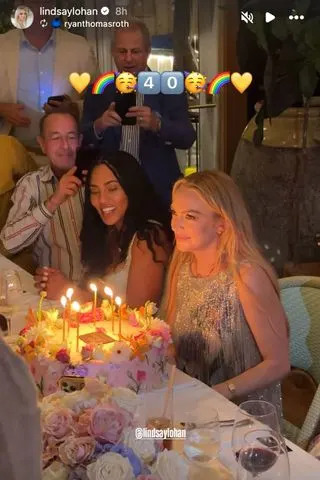 Lindsay Lohan se reúne com o pai Michael Lohan para a comemoração do 40º aniversário